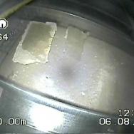 Lüftungskanal mit Staub und Bauabfällen